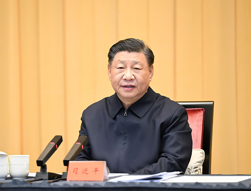 11月30日上午，中共中央总书记、国度主席、中央军委主席习近平在上海主持召开深刻推动长三角一体化发展座谈会并颁发沉要讲话。